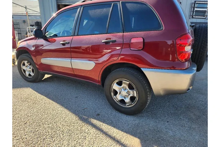 $5995 : 2005 RAV4 image 3