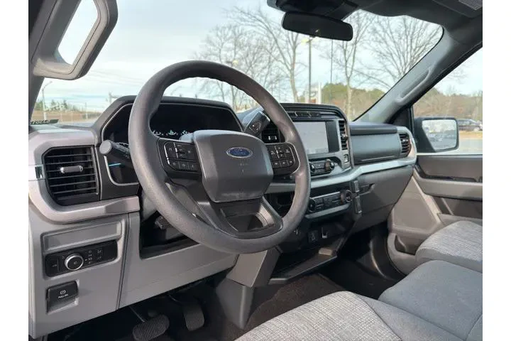 $35878 : Ford F-150 2023 4x4 XLT 4dr image 9