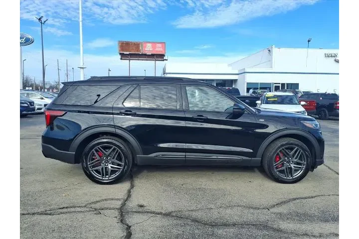 $39988 : Ford Explorer 2025 AWD ST-Li image 2