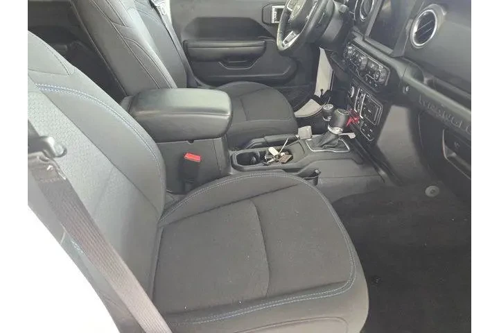 Jeep Wrangler 2023 4x4 Rubic image 4