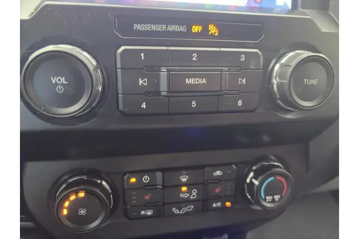 $25000 : Ford F-150 2020 4x4 XL 4dr S image 8