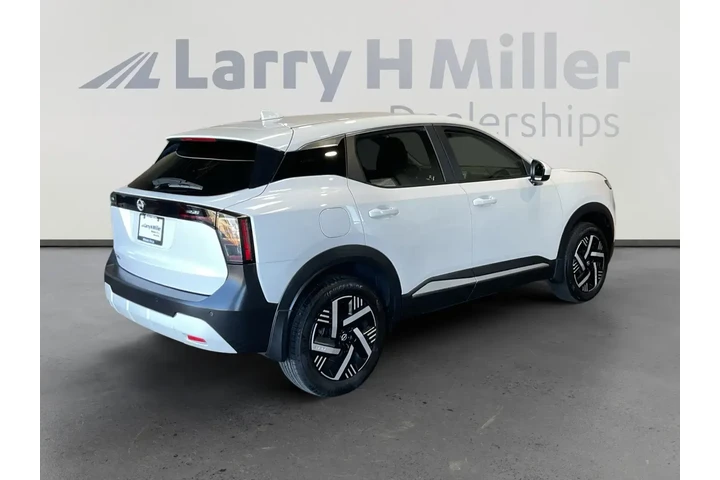 Nissan Kicks 2025 SV 4dr Cro image 5