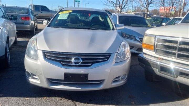 $8500 : 2012 Altima 2.5 S image 4