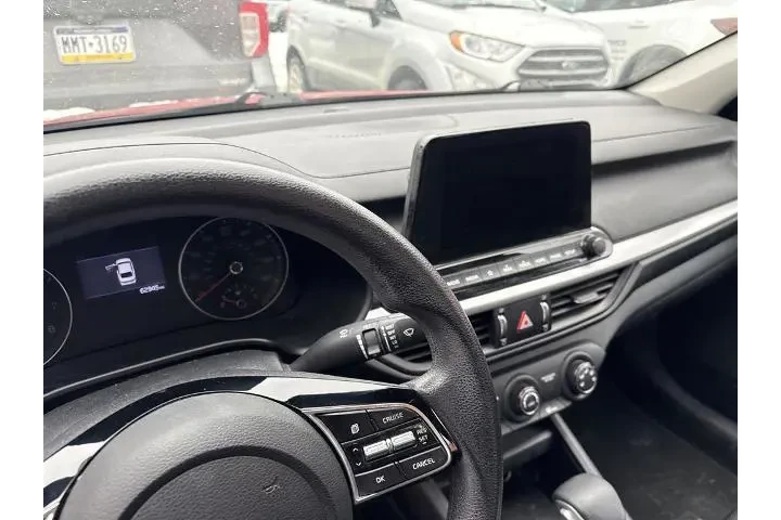 $12900 : Kia Forte 2020 LXS 4dr Sedan image 9