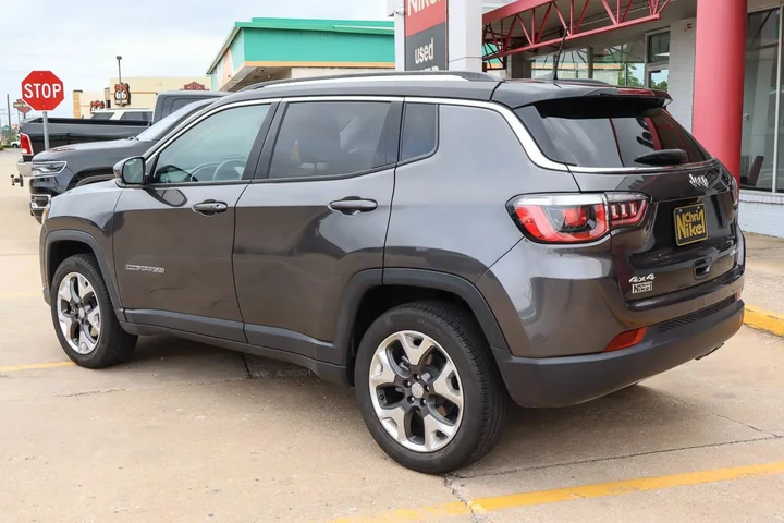 $23587 : 2018 Compass Limited 4x4 image 6