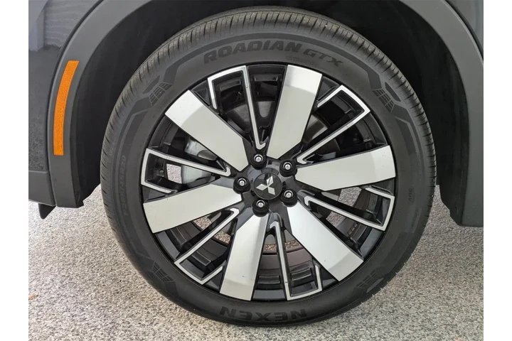 $28797 : Mitsubishi Outlander 2025 SE image 10