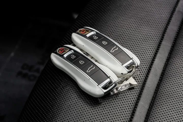 2021 Cayenne image 1