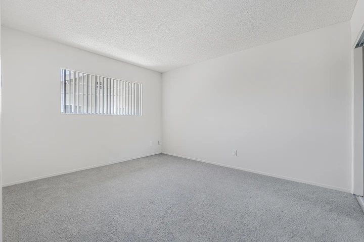 $2495 : Berendo 2 Bd 2 Bath $2,495 image 8