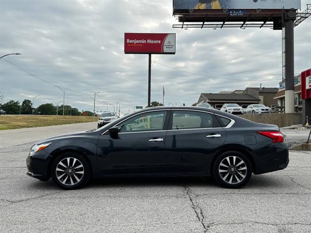 $10990 : 2017 Altima 2.5 SV image 5