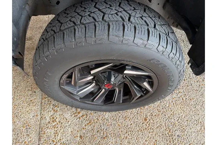 $24801 : Ford F-150 2018 4x4 Lariat 4 image 2