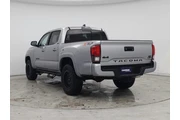 $28998 : Toyota Tacoma 2018 4x4 SR5 V thumbnail