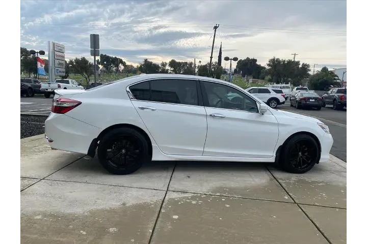 $20988 : Honda Accord 2016 Touring 4d image 9