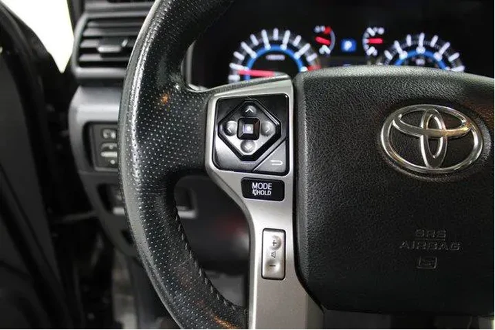 $32982 : Toyota 4Runner 2018 4x4 SR5 image 10