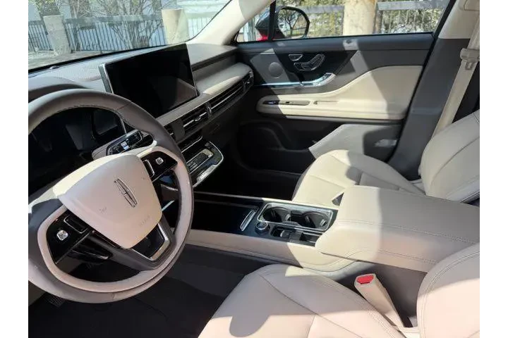 $31980 : Lincoln Corsair 2024 Premier image 9