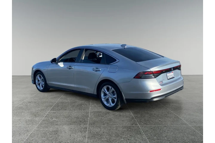 $31553 : Honda Accord 2025 LX 4dr Sed image 3