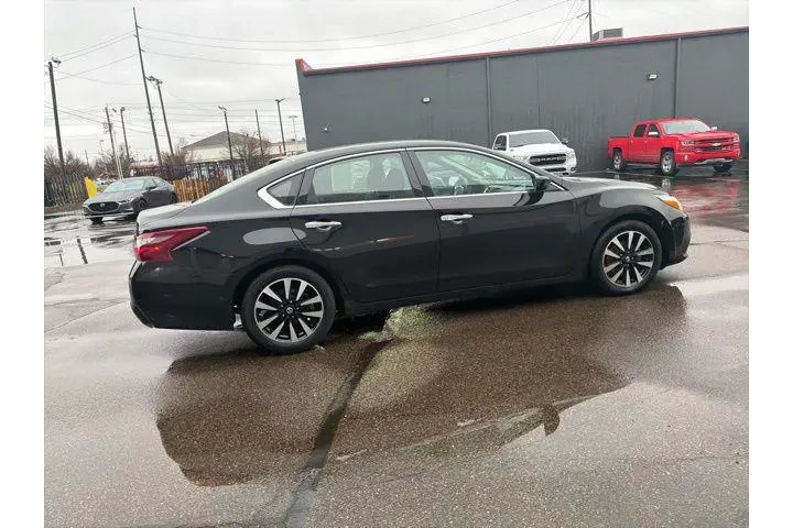 $10995 : Nissan Altima 2018 2.5 SV 4d image 6