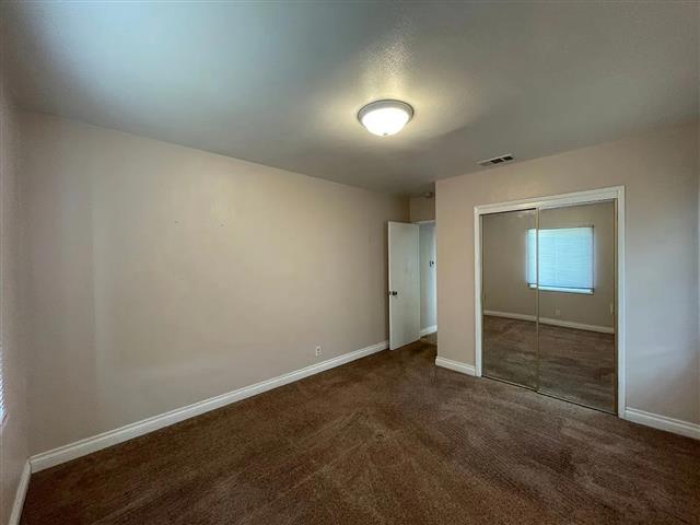 $9900 : Beautiful Home...LAKEWOOD,CA image 3