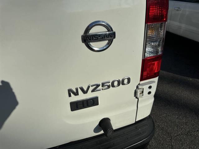 $23999 : 2018 NV 2500 HD S image 4