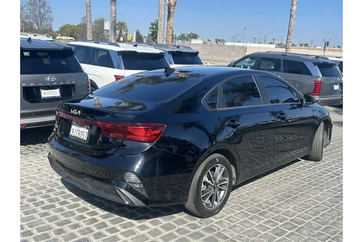 $15995 : Kia Forte 2023 image 4