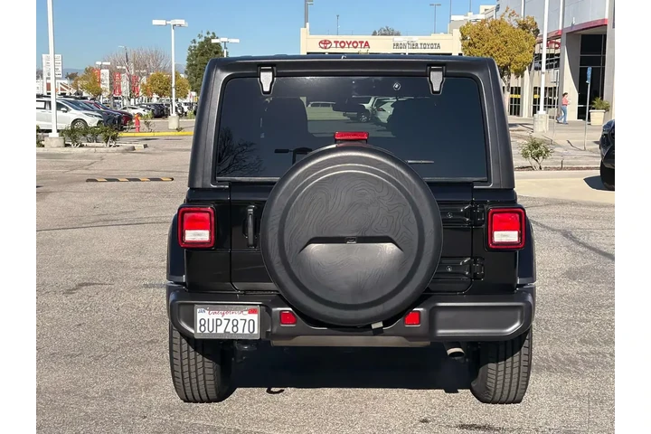 $27204 : Jeep Wrangler Unlimited 2021 image 4