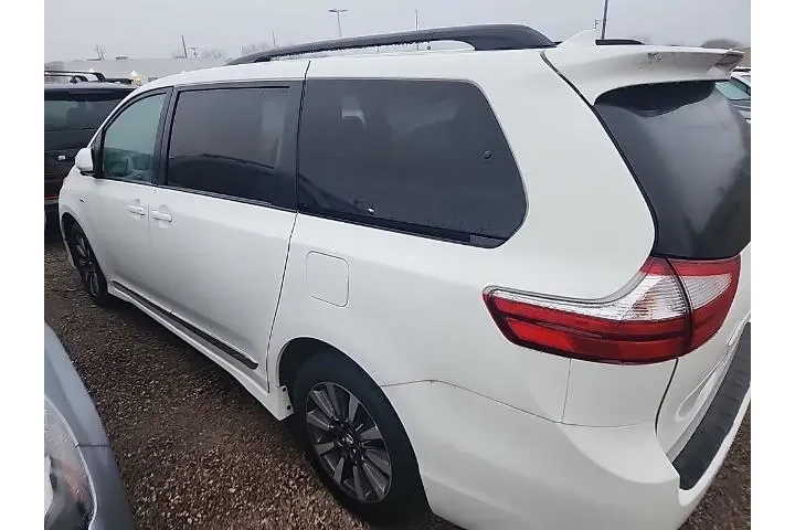$22998 : Toyota Sienna 2019 AWD LE 7- image 7