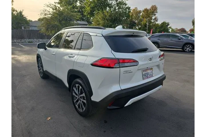$29995 : Toyota Corolla Cross 2023 XL image 5