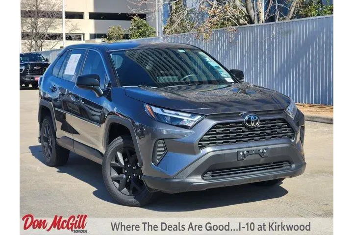 $27616 : Toyota RAV4 2025 LE 4dr SUV image 1