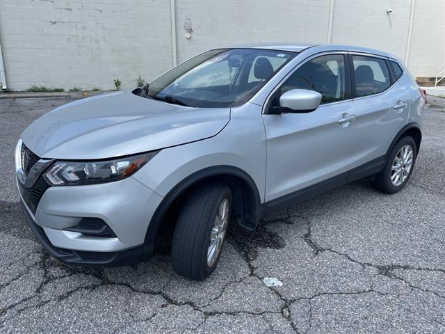 $19990 : PRE-OWNED 2022 NISSAN ROGUE S image 9