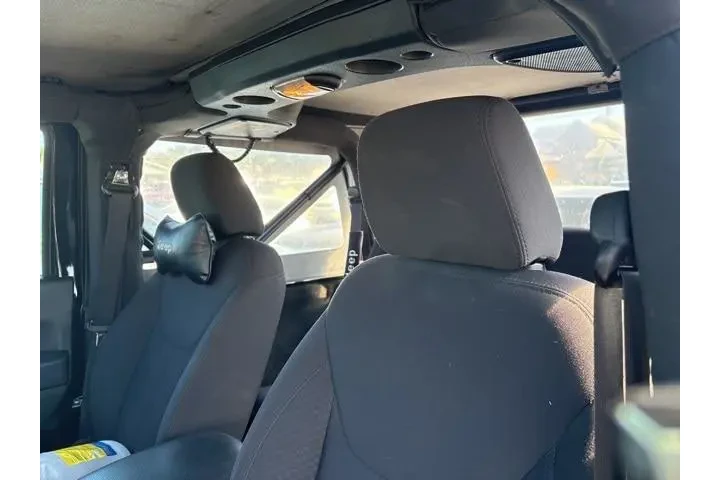 $14240 : Jeep Wrangler 2015 4x4 Sport image 5