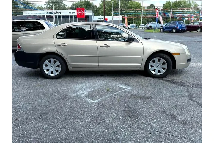 $4525 : 2008 Fusion image 3
