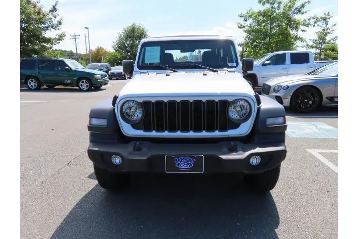 $28000 : Jeep Wrangler 2024 4x4 Sport image 2