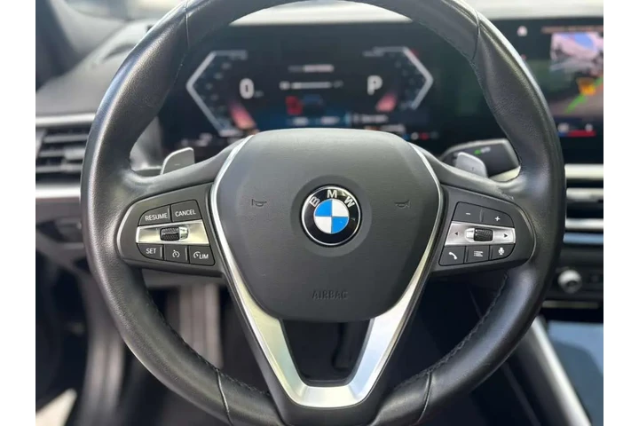 2023 BMW 3-Series 330i image 7