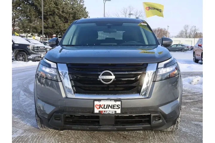 $30877 : Nissan Pathfinder 2024 AWD S image 2