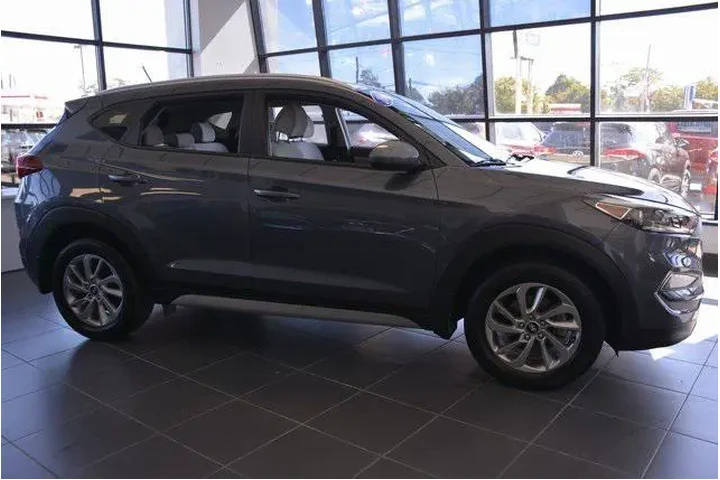 $9999 : Hyundai TUCSON 2017 AWD SE 4 image 2