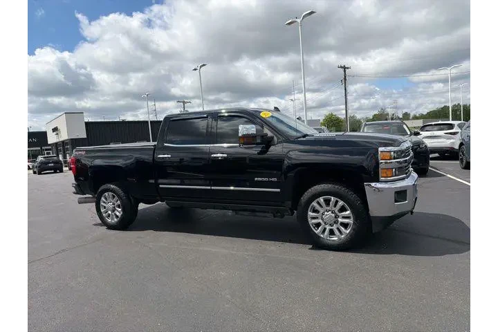 $37980 : Chevrolet Silverado 2500HD 2 image 3