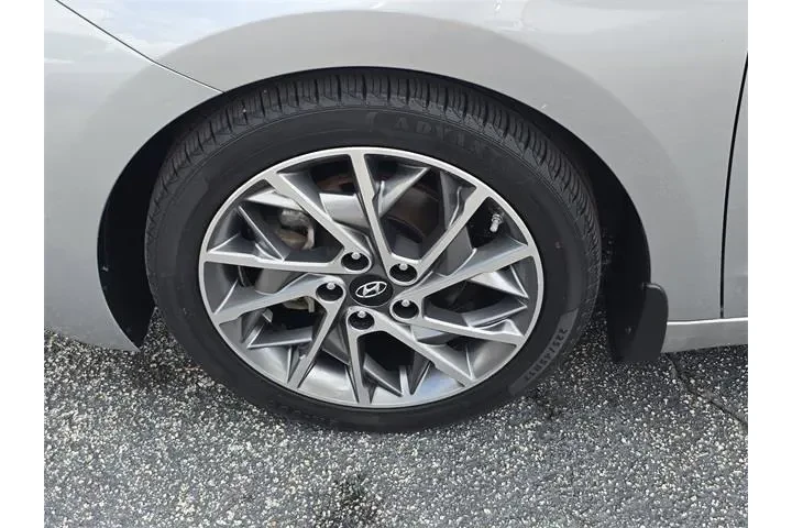 $12990 : Hyundai ELANTRA 2020 Limited image 6