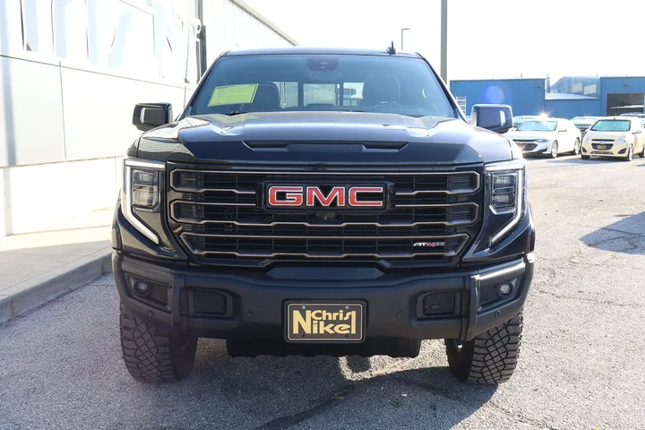 $63587 : 2023 Sierra 1500 4WD Crew Cab image 2
