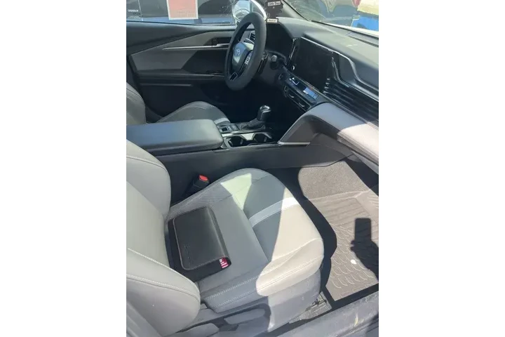 $29988 : Toyota Camry 2025 SE 4dr Sed image 6