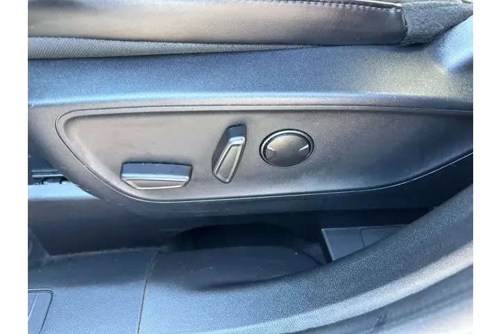 $27500 : Ford Escape 2025 AWD ST-Line image 7