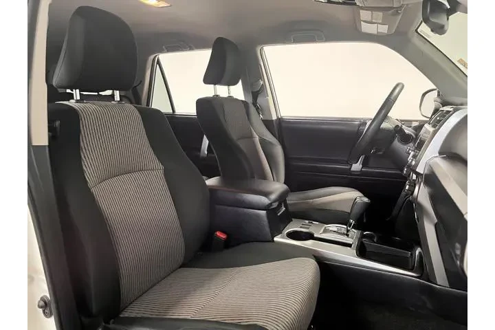 $31936 : Toyota 4Runner 2023 4x2 SR5 image 10