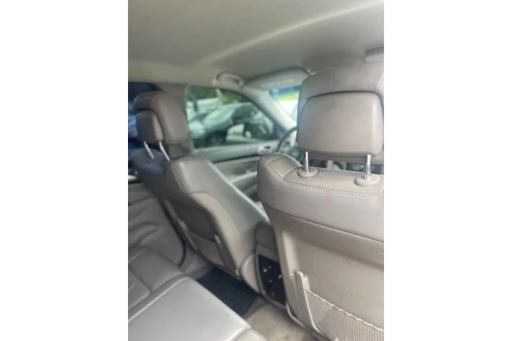 2012 Grand Cherokee image 9