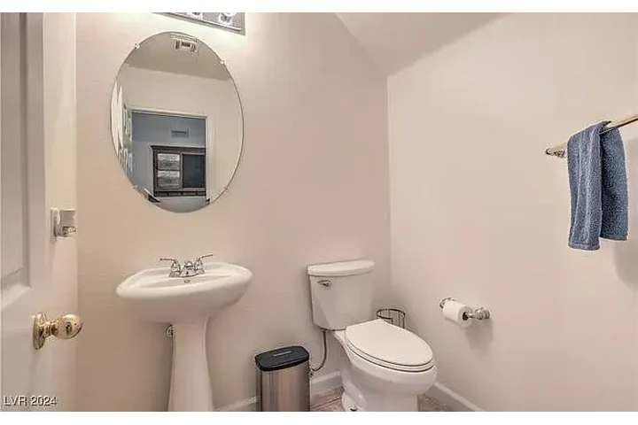 $1500 : HOUSE FOR RENT IN LAS VEGAS image 6