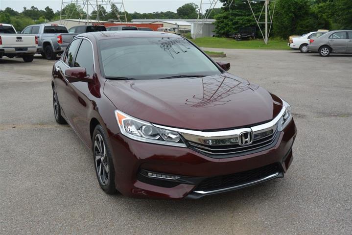 2017 Accord EX-L image 4