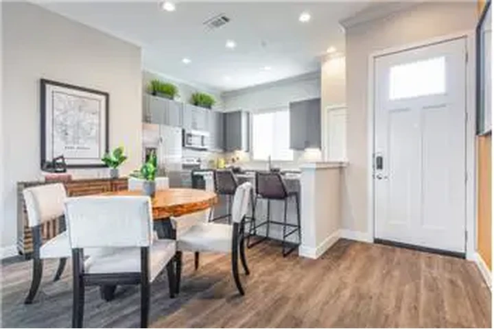 $1578 : Rental property with 1 bedro image 8