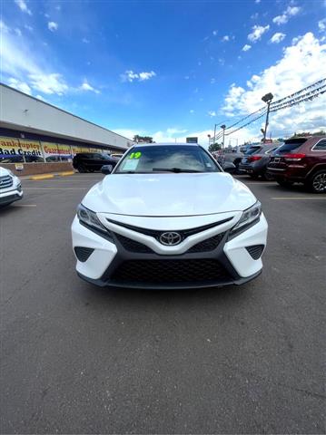 $22889 : 2019 Camry SE Auto (Natl) image 3