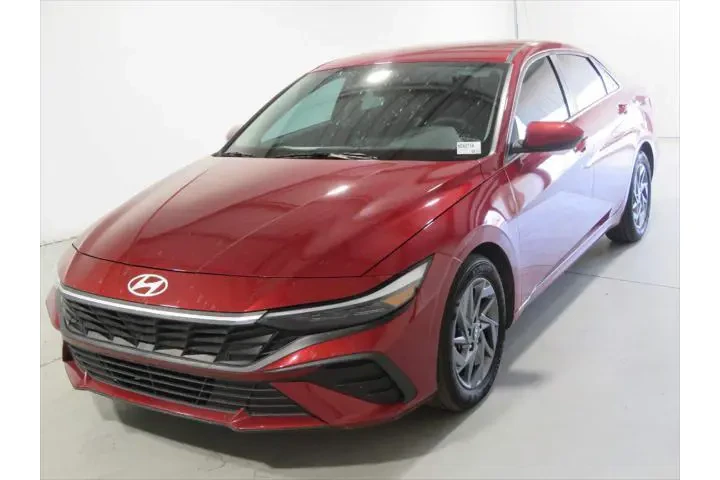 $18188 : Hyundai ELANTRA 2024 SEL 4dr image 1
