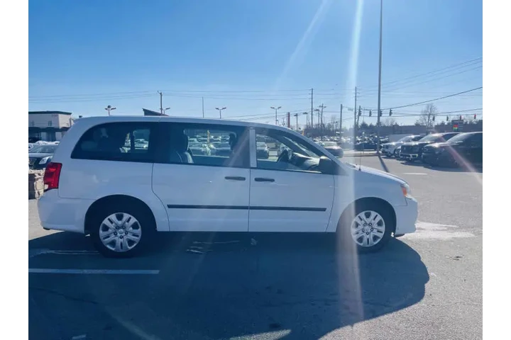 $5999 : 2015 Grand Caravan SE image 8