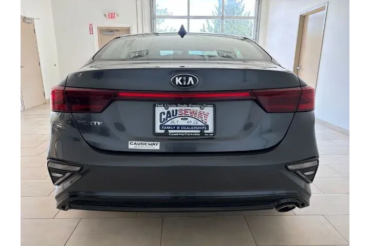 $12990 : Kia Forte 2021 FE 4dr Sedan image 6
