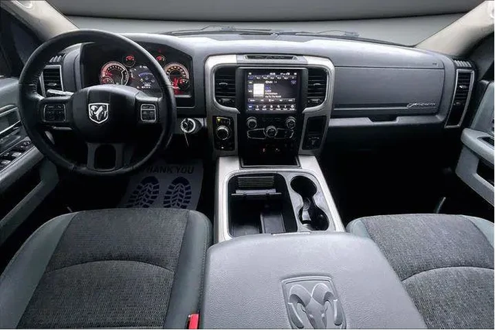 $21500 : Ram 1500 2018 4x4 SLT 4dr Cr image 8