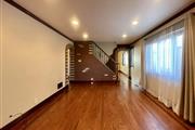 $1000 : spacious hardwood floors home thumbnail